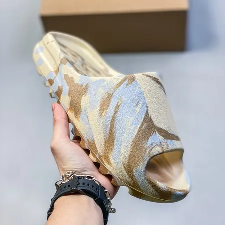 アディダス スリッパ