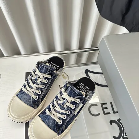 バレンシアガ カジュアルシューズ