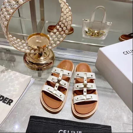 セリーヌ スリッパ