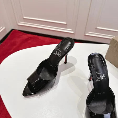 クリスチャン・ルブタン サンダル