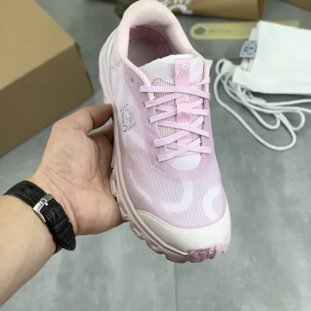 ロエベ スニーカー