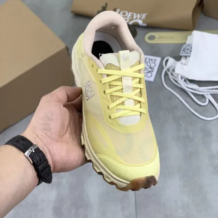 ロエベ スニーカー