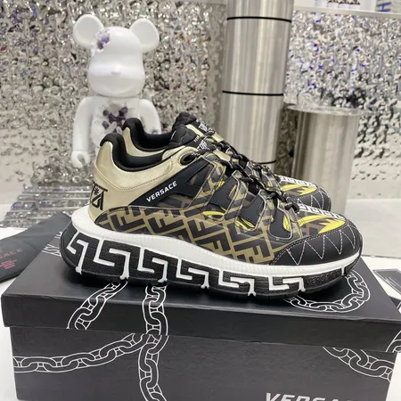 ヴェルサーチ カジュアルシューズ