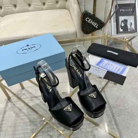 プラダ サンダル