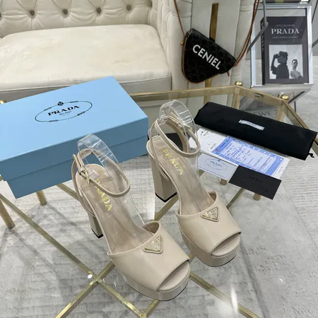 プラダ サンダル