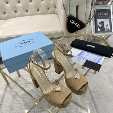 プラダ サンダル