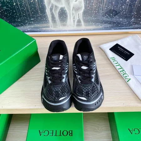 ボッテガ ヴェネタ スニーカー