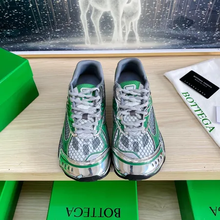 ボッテガ ヴェネタ スニーカー