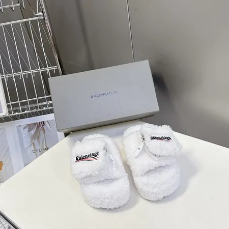 バレンシアガ スリッパ