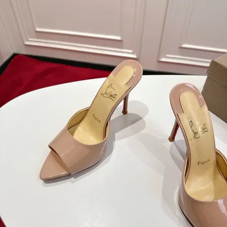 クリスチャン・ルブタン サンダル