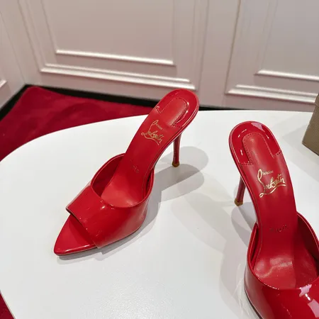 クリスチャン・ルブタン サンダル