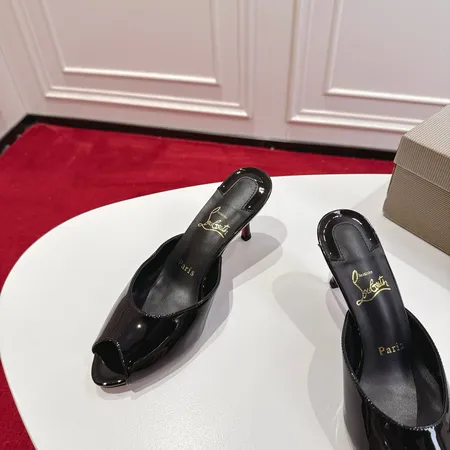 クリスチャン・ルブタン サンダル