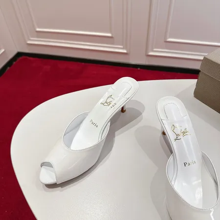 クリスチャン・ルブタン サンダル