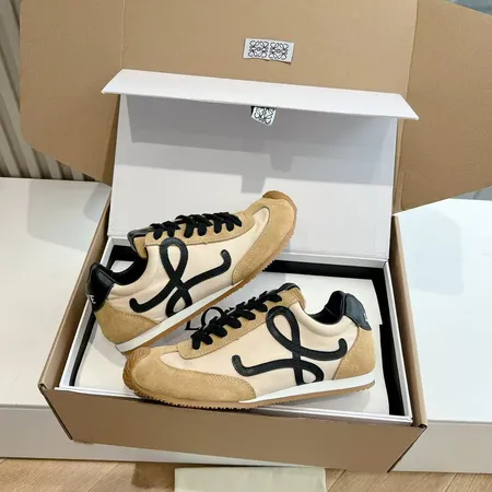 ロエベ カジュアルシューズ