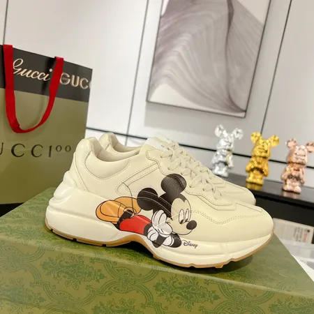 グッチ スニーカー