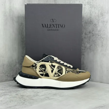 ヴァレンティノ スニーカー