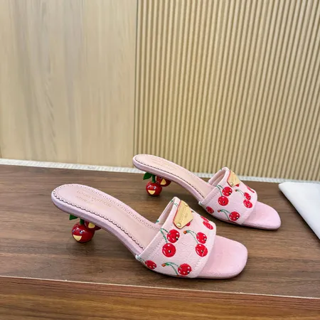 ルイヴィトン スリッパ