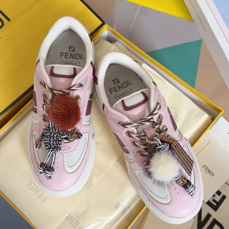 フェンディ カジュアルシューズ