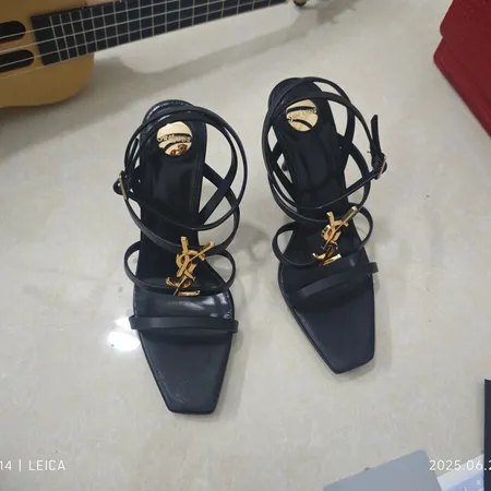 イブサンローラン サンダル