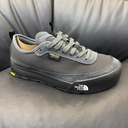 ノースフェイス スニーカー