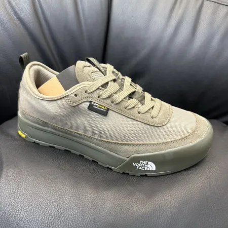 ノースフェイス スニーカー