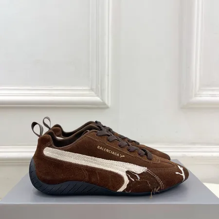 バレンシアガ カジュアルシューズ