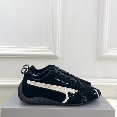 バレンシアガ カジュアルシューズ