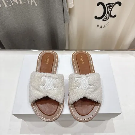 セリーヌ スリッパ