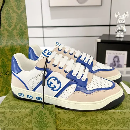 グッチ カジュアルシューズ