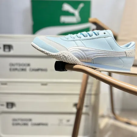 プーマ カジュアルシューズ