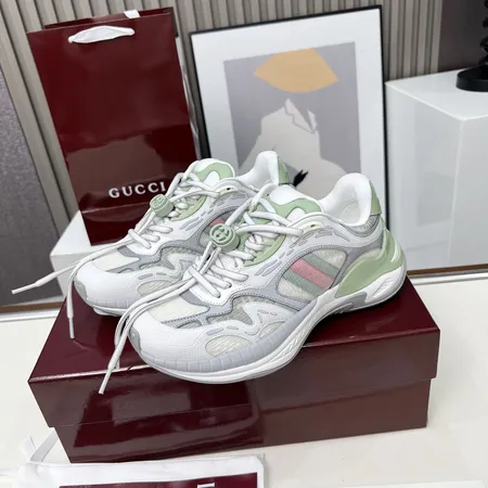 グッチ スニーカー