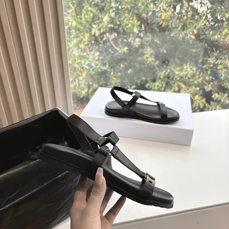 セリーヌ サンダル