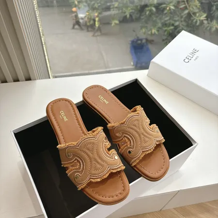 セリーヌ スリッパ