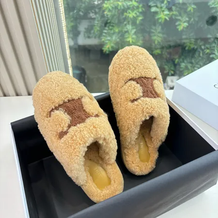 セリーヌ スリッパ