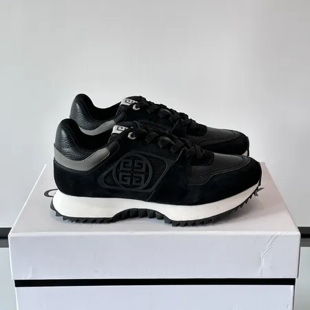 ジバンシィ カジュアルシューズ