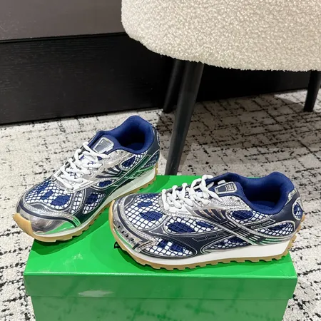 ボッテガ ヴェネタ カジュアルシューズ