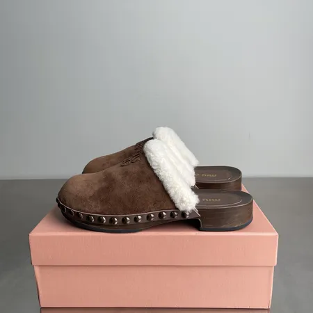 ミュウミュウ スリッパ