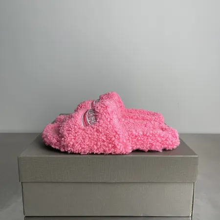 バレンシアガ スリッパ