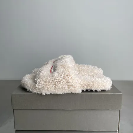 バレンシアガ スリッパ