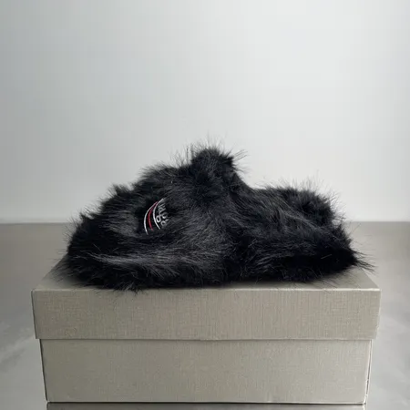 バレンシアガ スリッパ