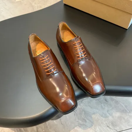 クリスチャン・ルブタン ビジネスシューズ