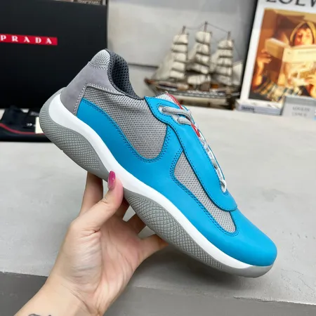 プラダ スニーカー