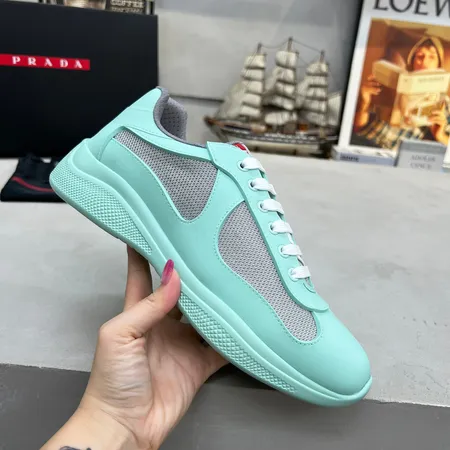 プラダ スニーカー