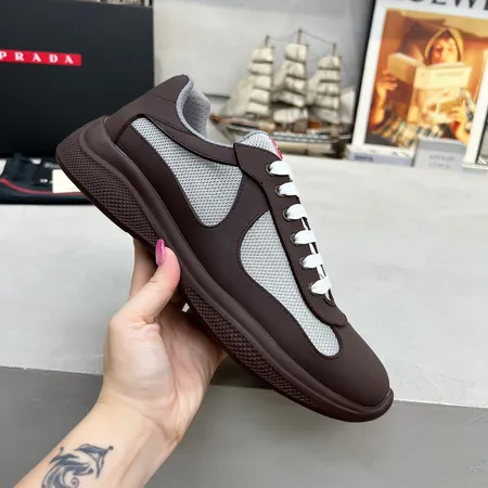 プラダ スニーカー