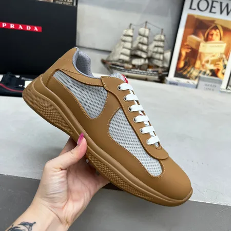プラダ スニーカー