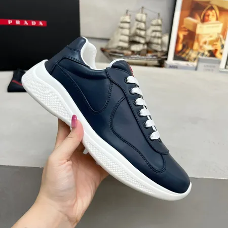 プラダ スニーカー