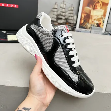 プラダ スニーカー
