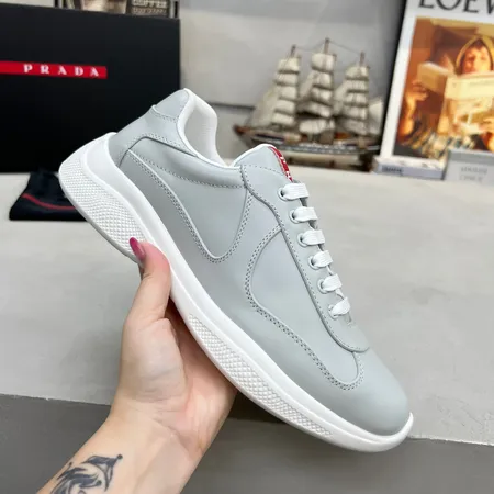 プラダ スニーカー