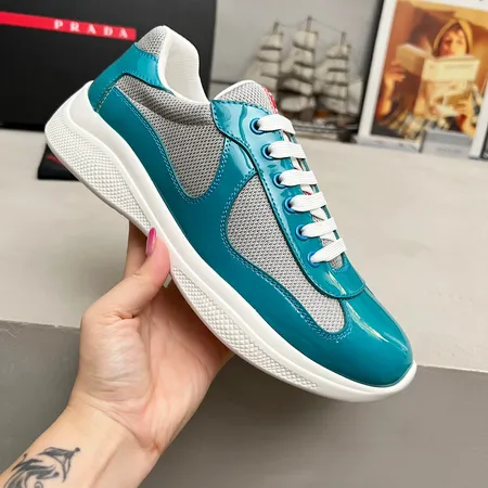 プラダ スニーカー