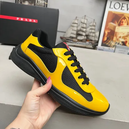 プラダ スニーカー